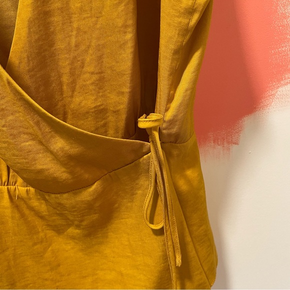 Yellow wrap top - Picture 4 of 5